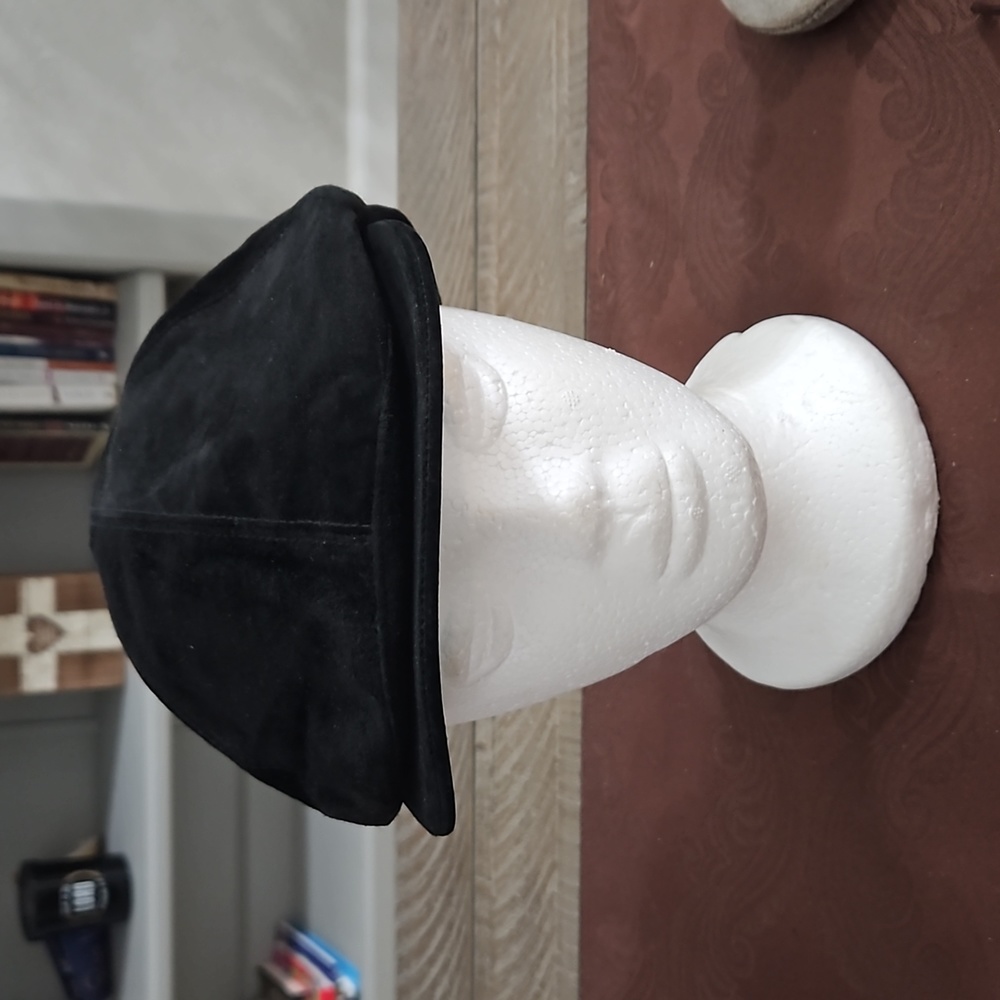 Genuine suede Goorin Brothers Hat, like new